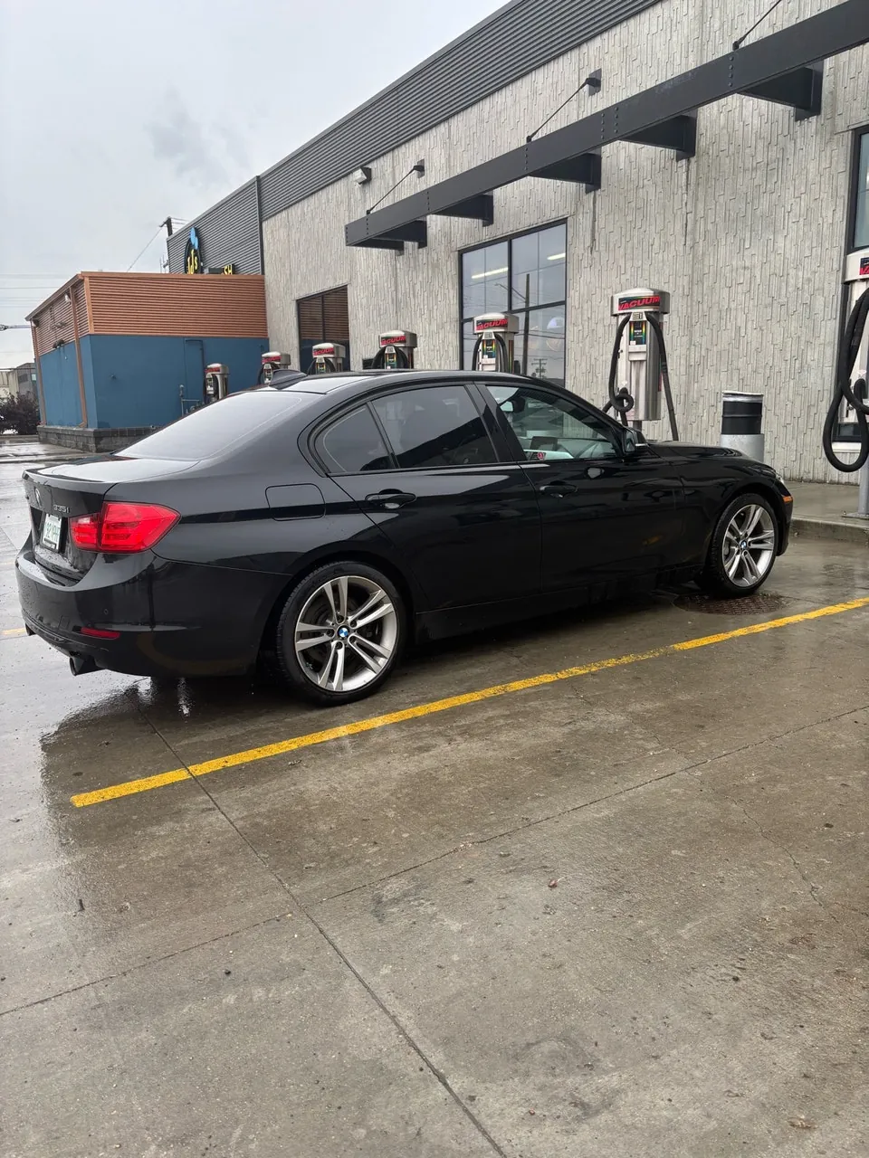 BMW 3 Series 2013 photo 2