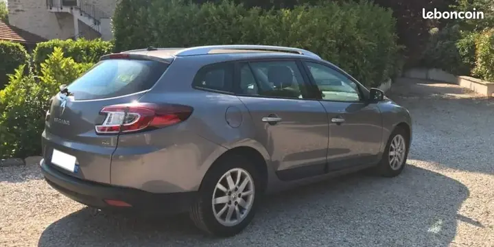 Renault Megane 2009 photo 2