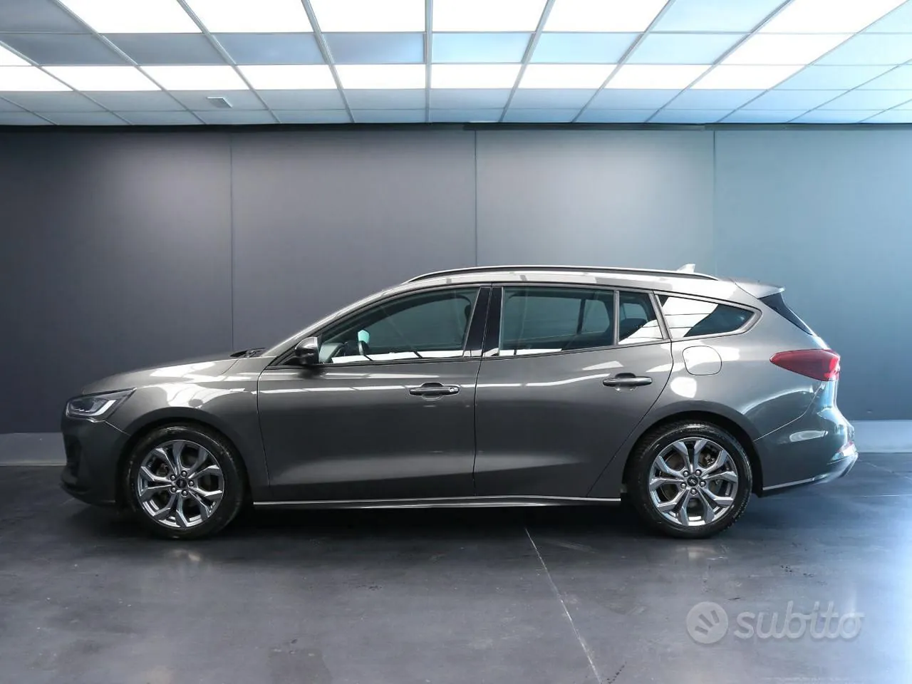 Ford Focus 2023 photo 3