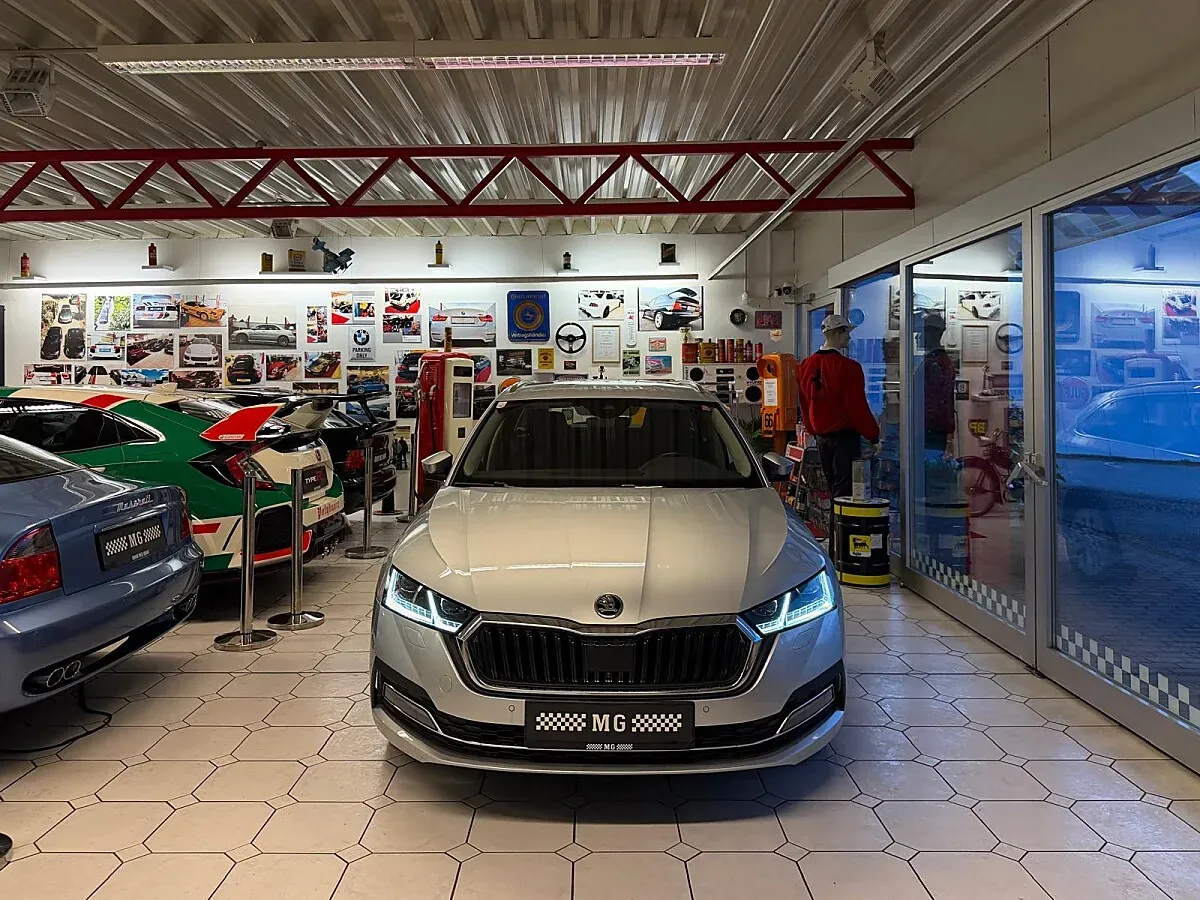 Skoda Octavia 2023 photo 2