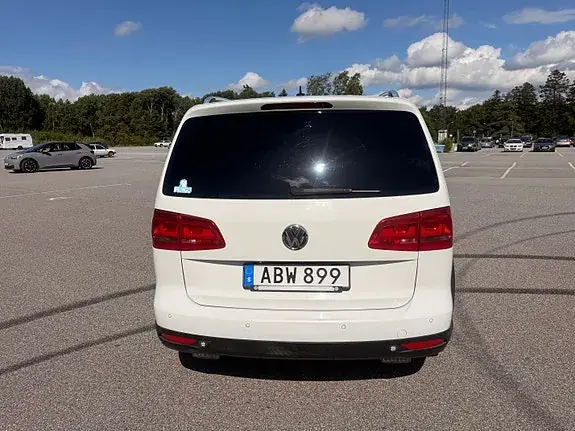 Volkswagen Touran Cross 2015 photo 5