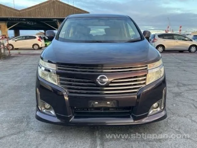 Nissan Elgrand 2013 photo 5