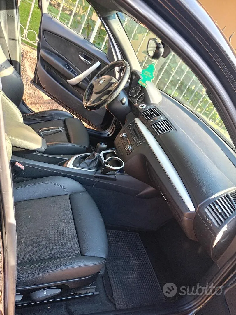 BMW 1 Series 2010 photo 2