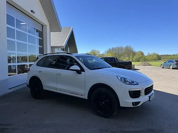 Porsche Cayenne 2016 photo 2