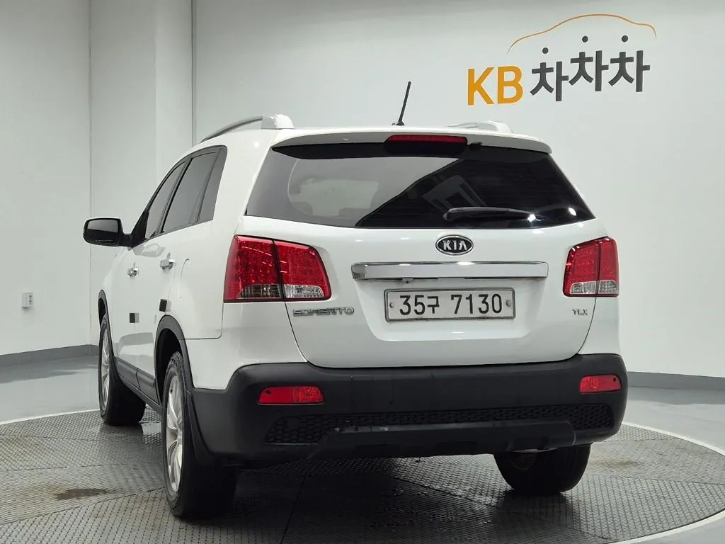 Kia Sorento 2011 photo 2
