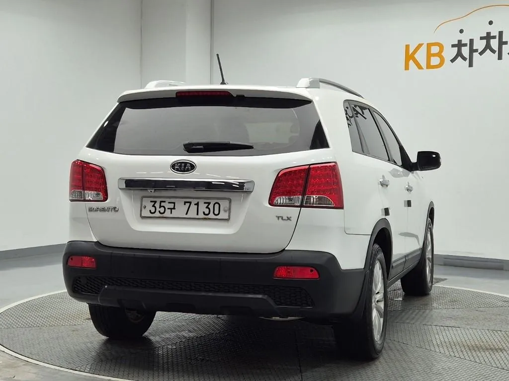 Kia Sorento 2011 photo 3