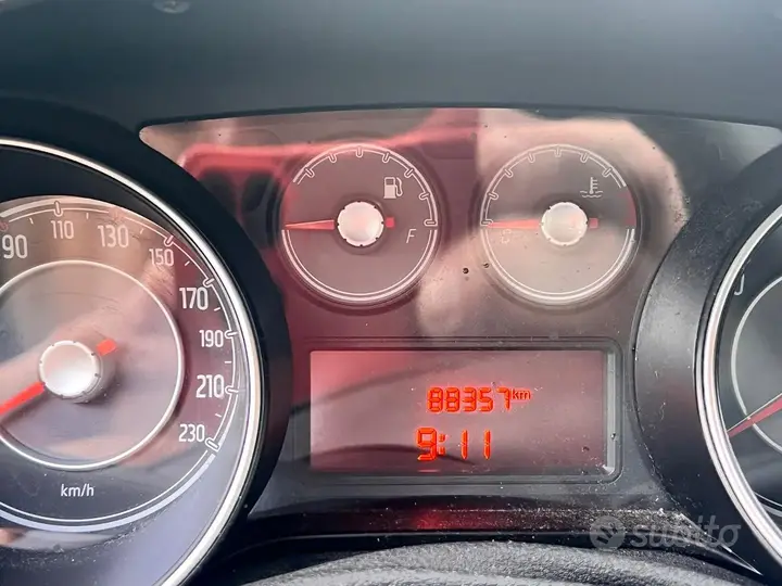 Fiat Punto Evo 2012 photo 2