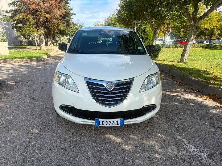 Lancia Ypsilon 2012 photo 3