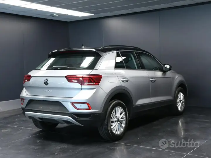 Volkswagen T-Roc 2023 photo 3
