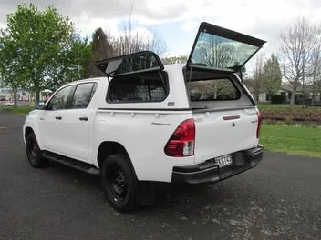 Toyota Hilux 2022 photo 3