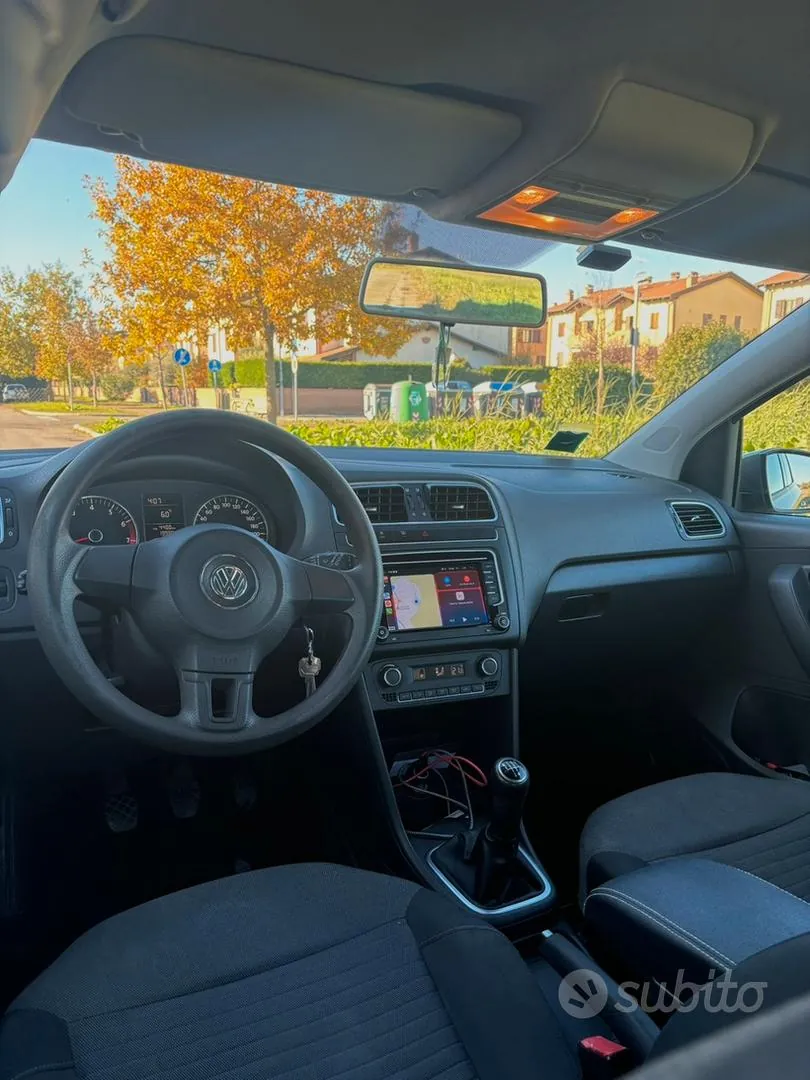 Volkswagen Polo 2012 photo 3