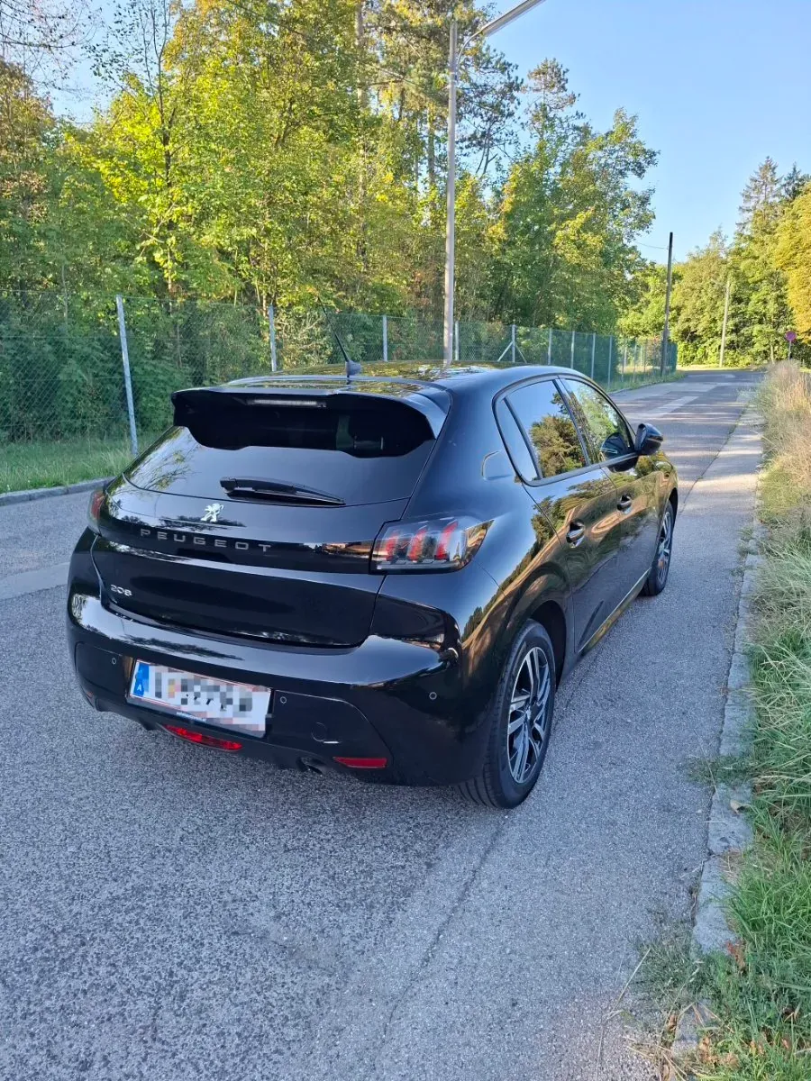Peugeot 208 2024 photo 2