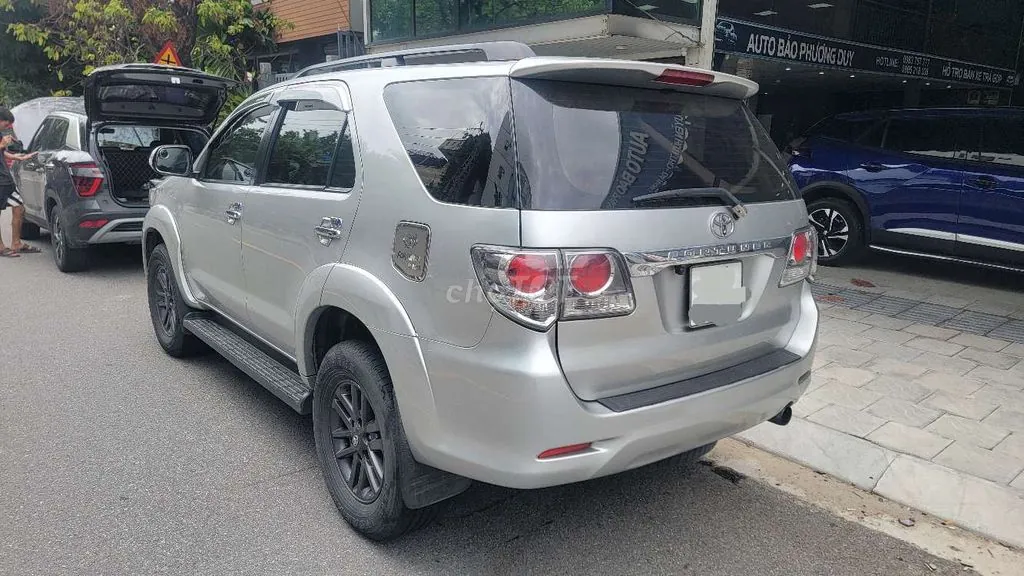 Toyota Fortuner photo 4