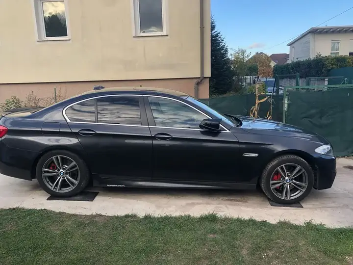 BMW 5 Series 2011 photo 3