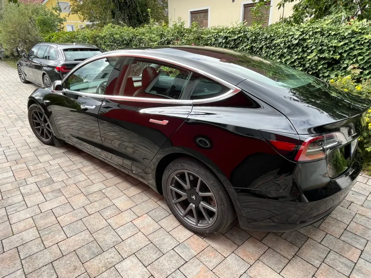 Tesla Model 3 2019 photo 2