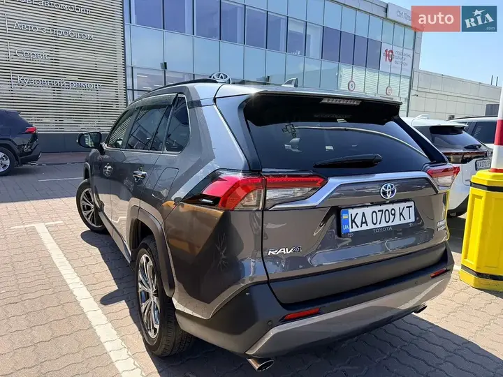 Toyota Rav4 2023 photo 2