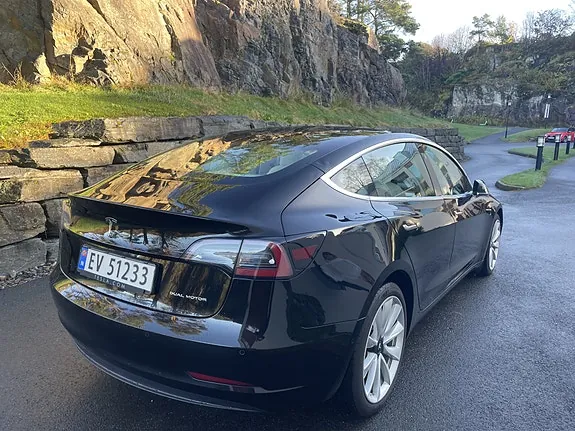 Tesla Model 3 2019 photo 4