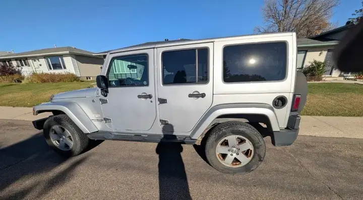 Jeep Wrangler Unlimited 2012 photo 2