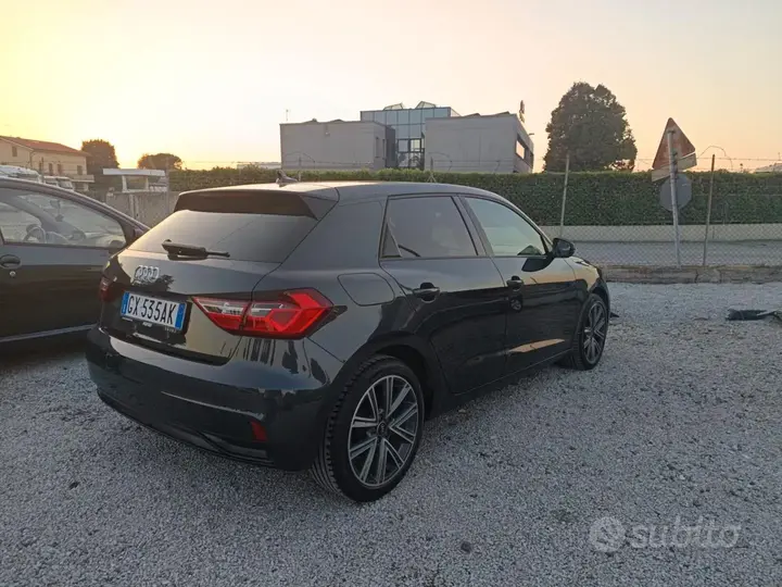 Audi A1 2023 photo 2