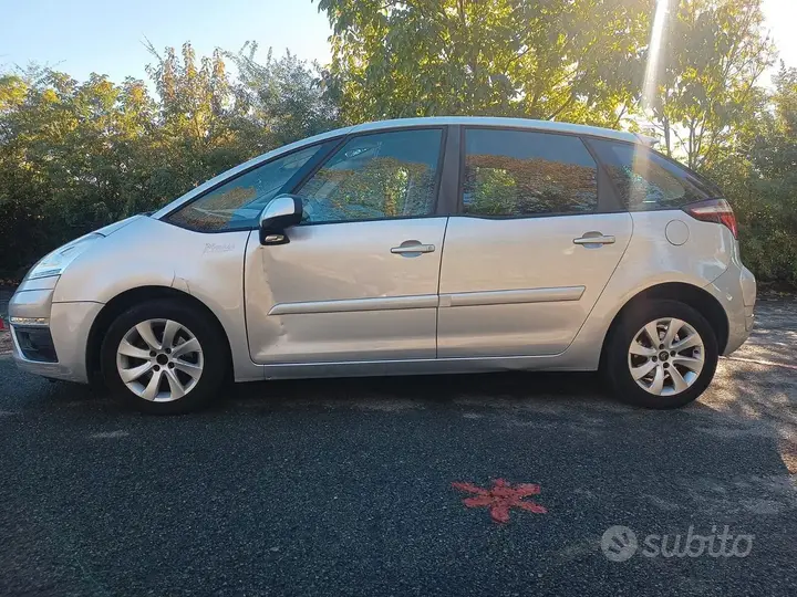Citroen C4 Picasso 2011 photo 5