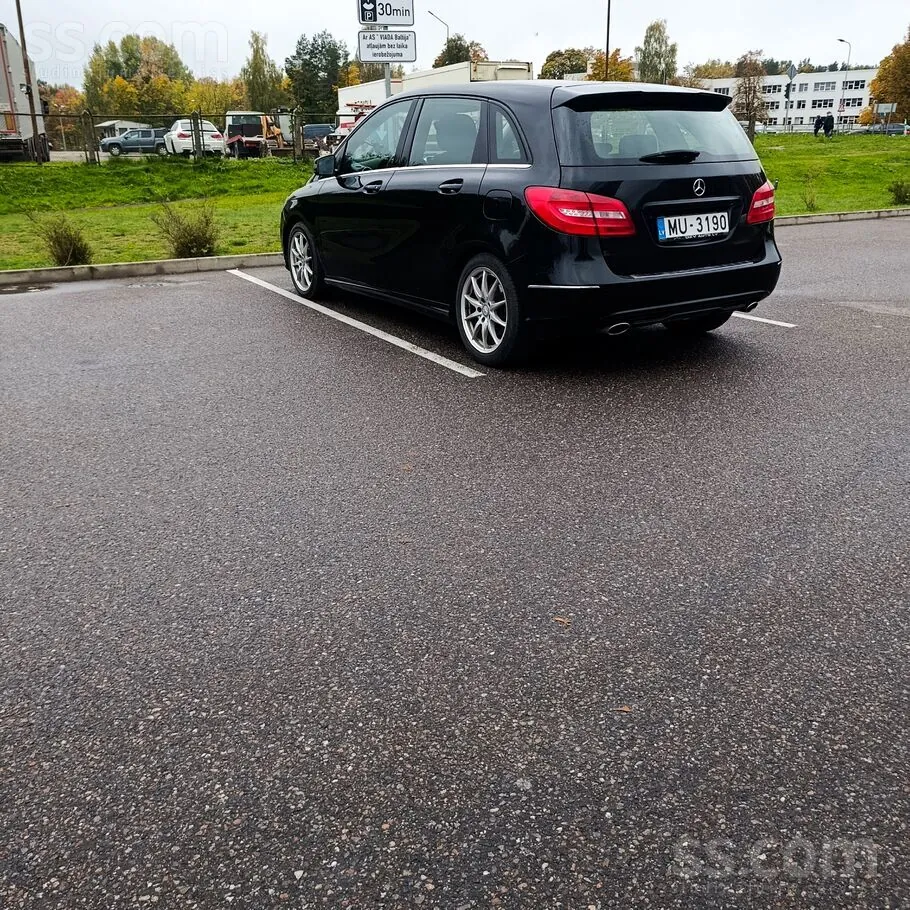 Mercedes-Benz B-Class 2013 photo 3