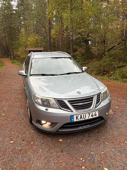 Saab 9-3 2010 photo 4