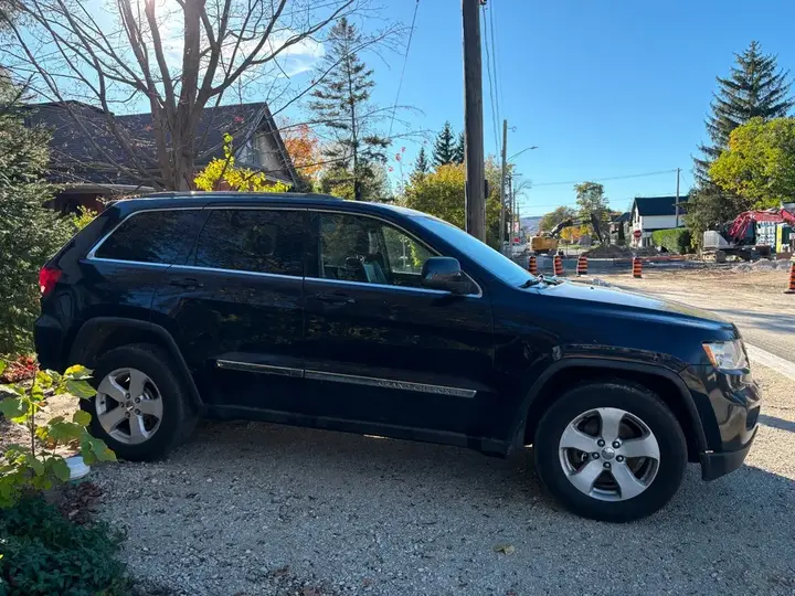 Jeep Grand Cherokee 2011 photo 3