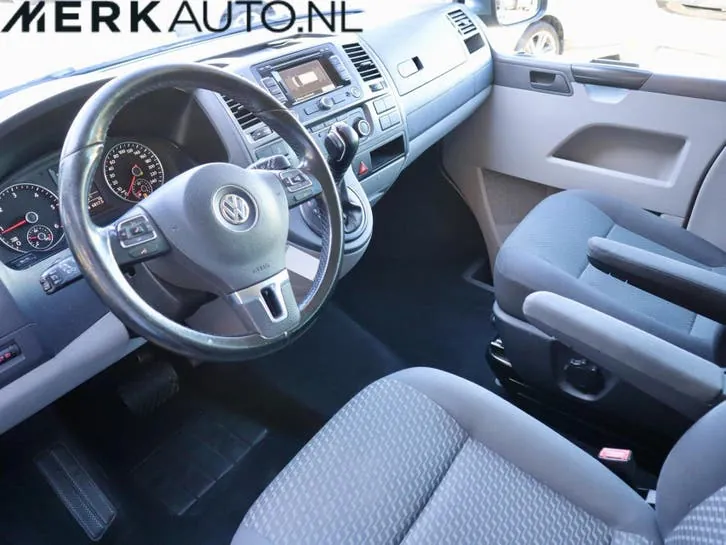 Volkswagen Transporter 2015 photo 2