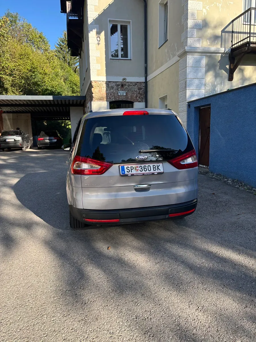 Ford Galaxy 2013 photo 2