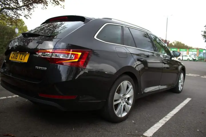 Skoda Superb 2018 photo 4
