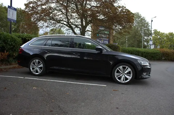 Skoda Superb 2018 photo 3