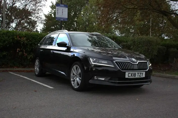Skoda Superb 2018 photo 2