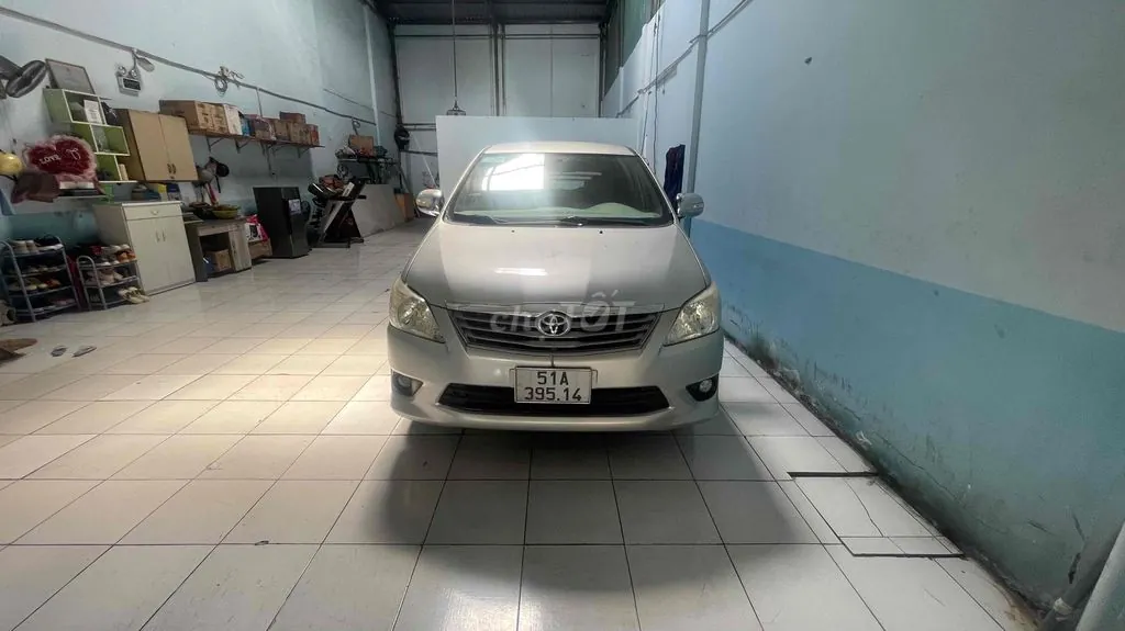 Toyota Innova 2012 photo 2