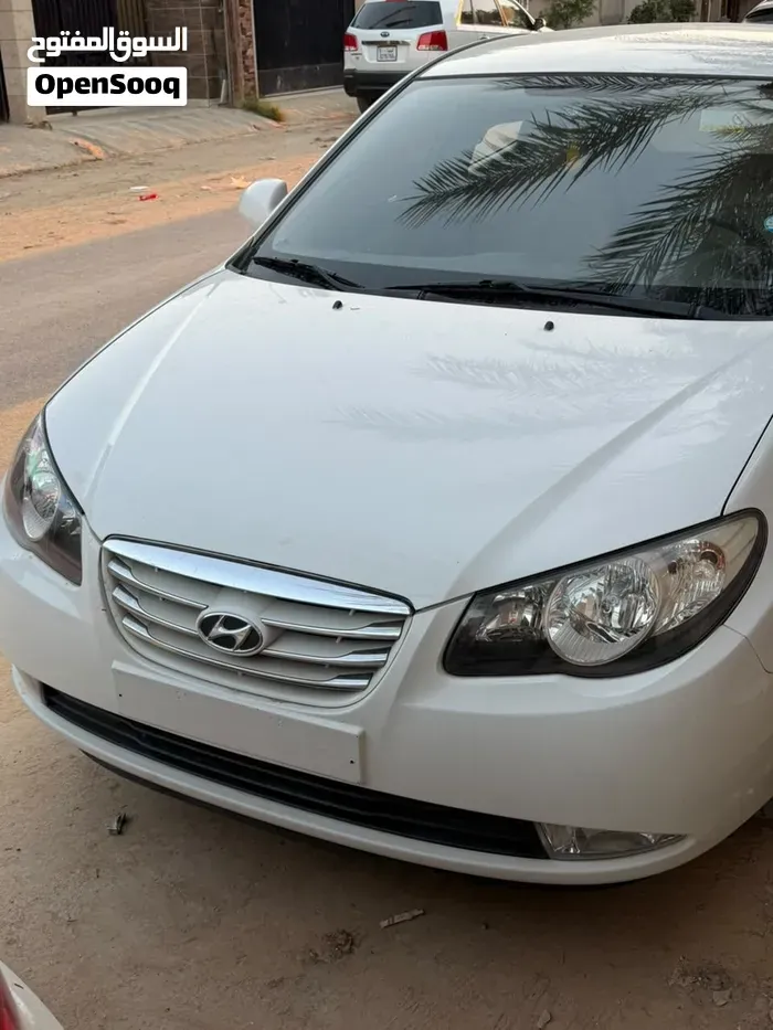 Hyundai Avante 2009 photo 2