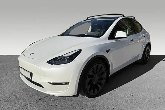 Tesla Model Y 2022 photo 2