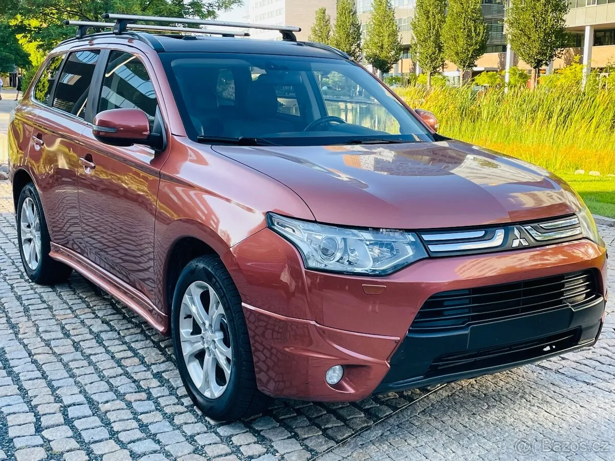 Mitsubishi Outlander 2012 photo 4