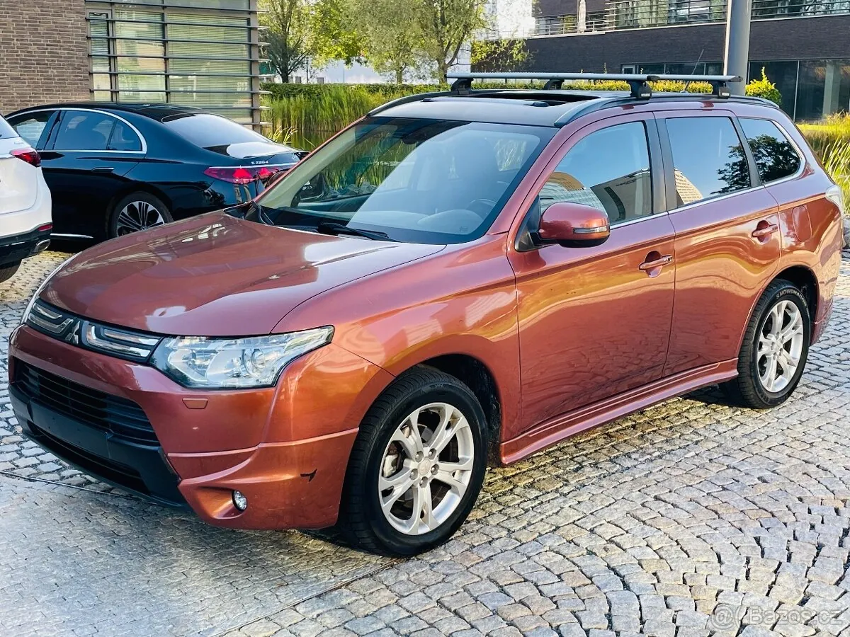 Mitsubishi Outlander 2012 photo 2