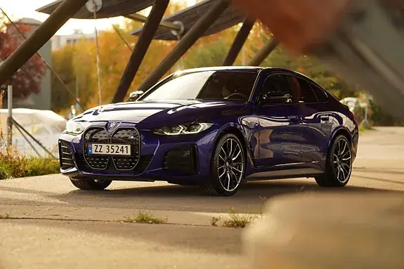 BMW I4 2023 photo 3