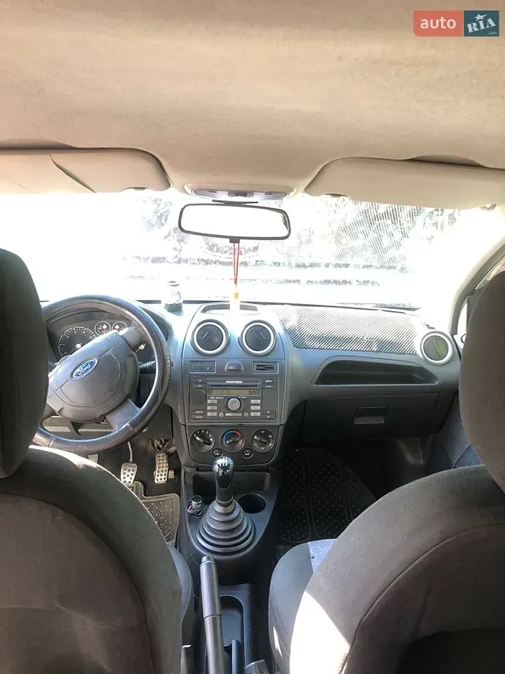 Ford Fiesta 2006 photo 4