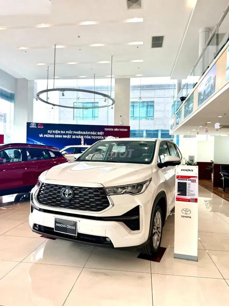 Toyota Innova Cross