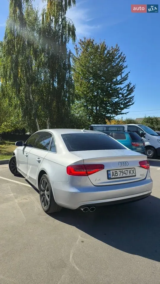Audi A4 2012 photo 3