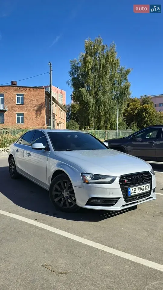 Audi A4 2012 photo 4