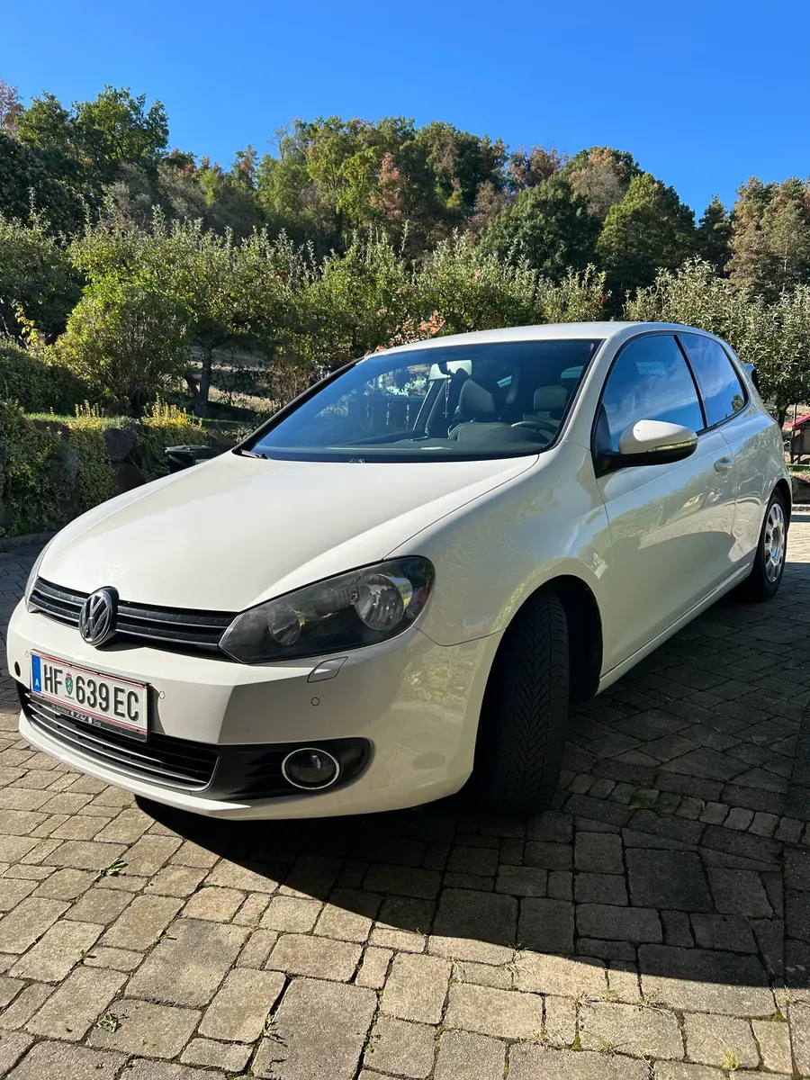 Volkswagen Golf 2012 photo 2