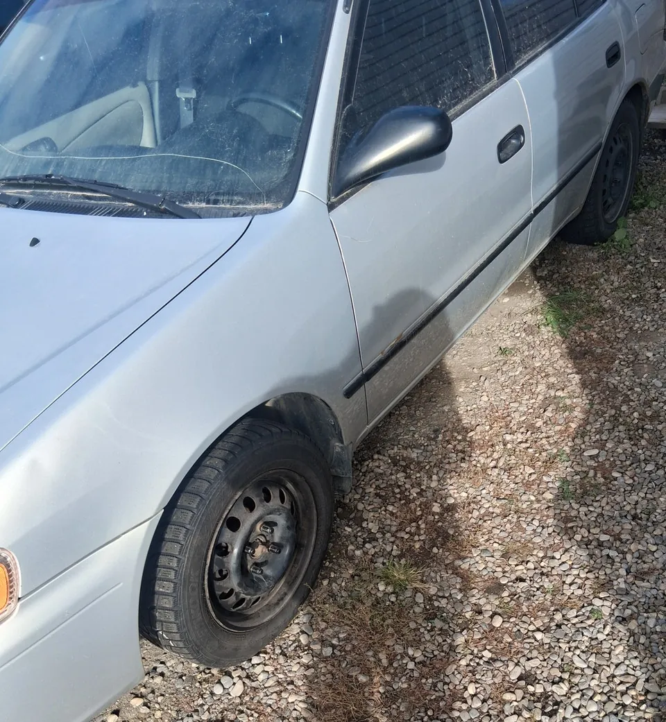 Toyota Corolla 1999 photo 2