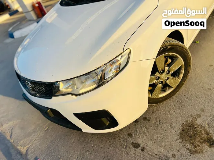 Kia Forte 2012 photo 2