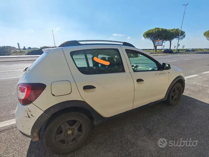 Dacia Sandero 2013 photo 2