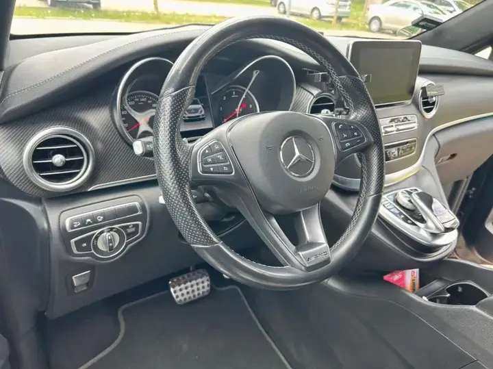 Mercedes-Benz V-Class