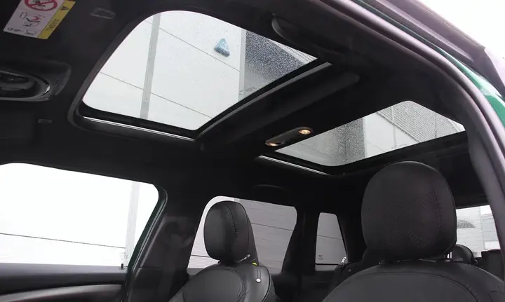 Mini Cooper S 2023 photo 2
