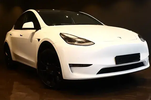 Tesla Model Y 2021 photo 2