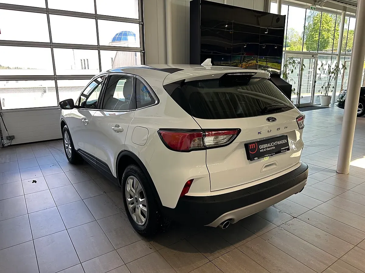 Ford Kuga 2022 photo 2